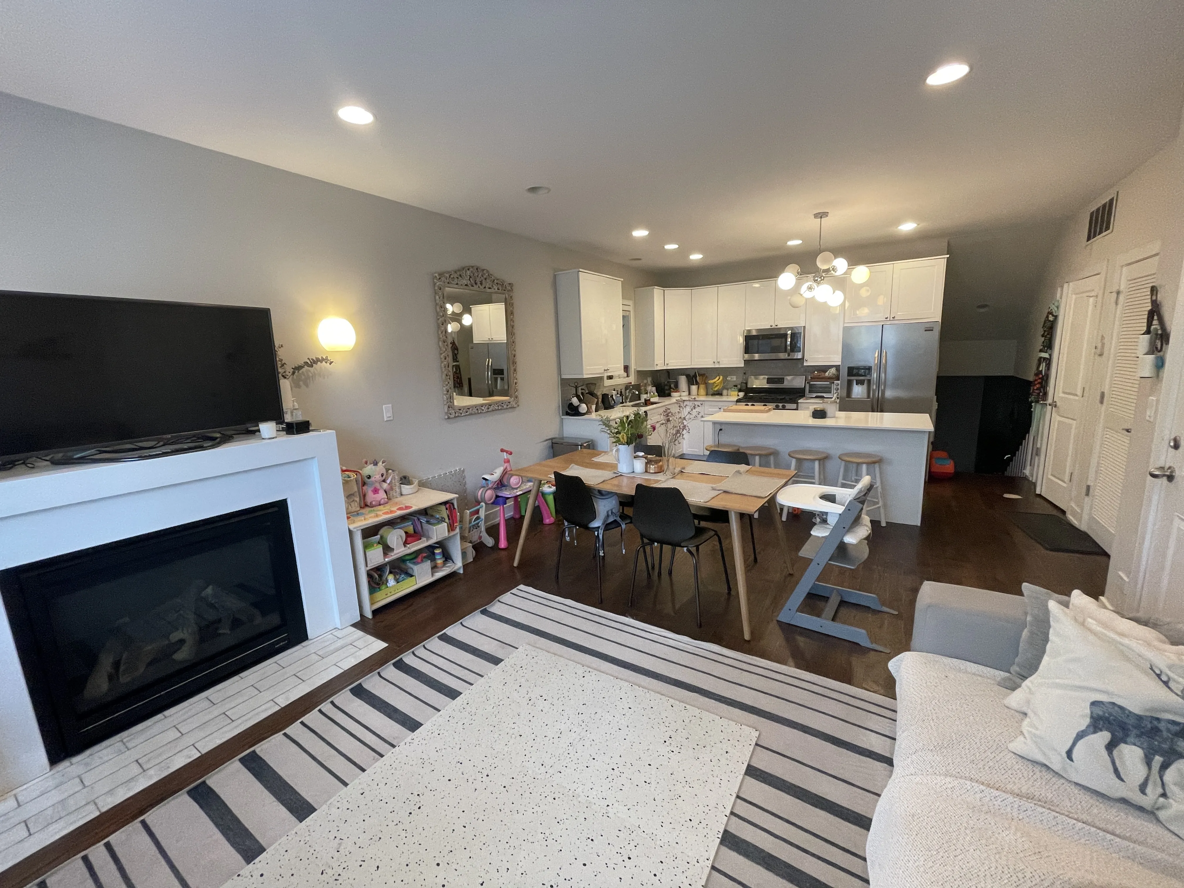 2412 W CORTLAND ST 60647-unit#1W-Chicago-IL