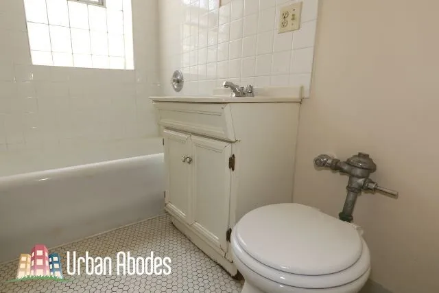 1050 W GEORGE ST 60657-unit#107-Chicago-IL