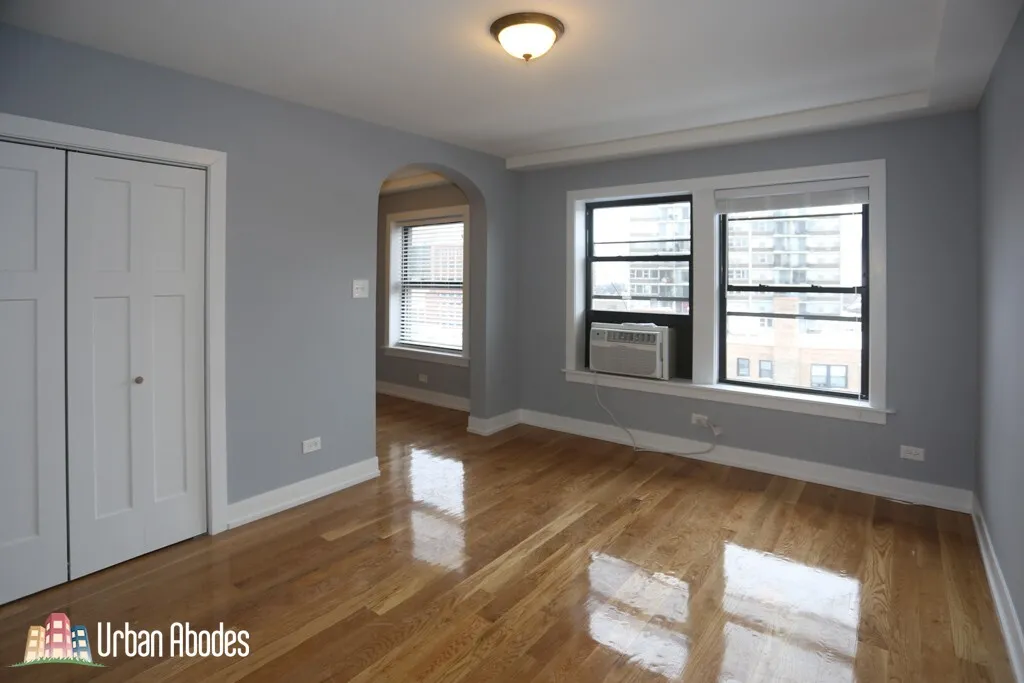 550 W ARLINGTON PL 60614-unit#702-Chicago-IL