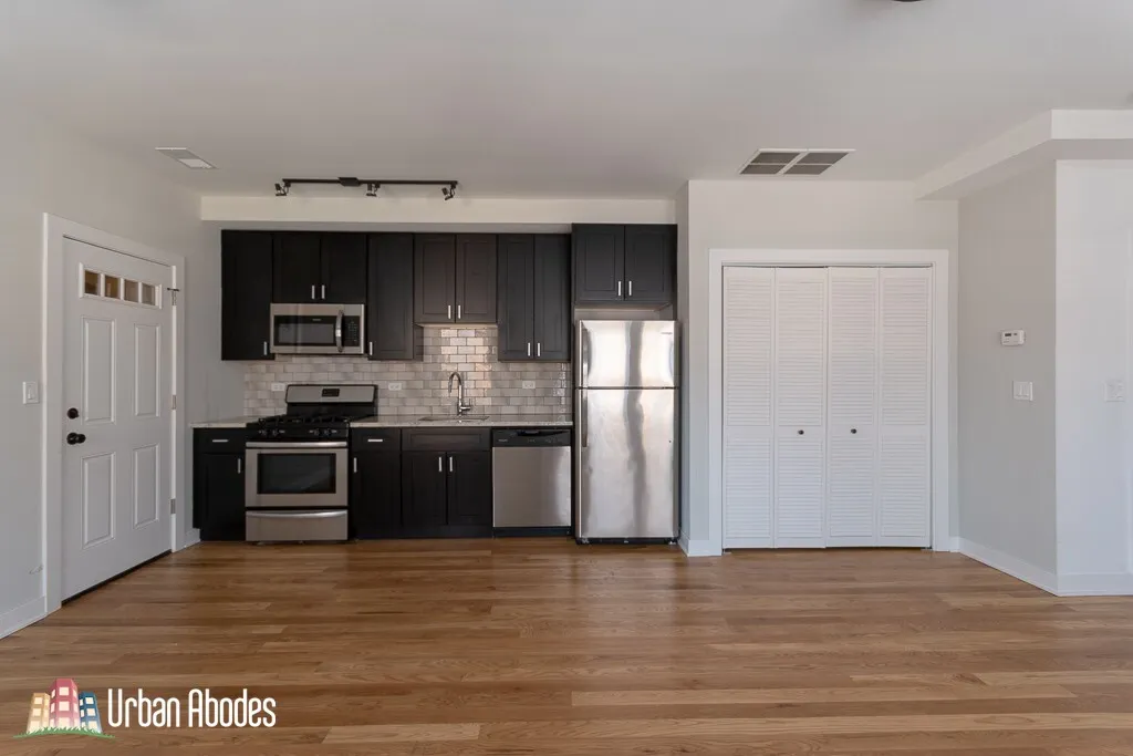 2203 W EASTWOOD AVE 60625-unit#1SE-Chicago-IL