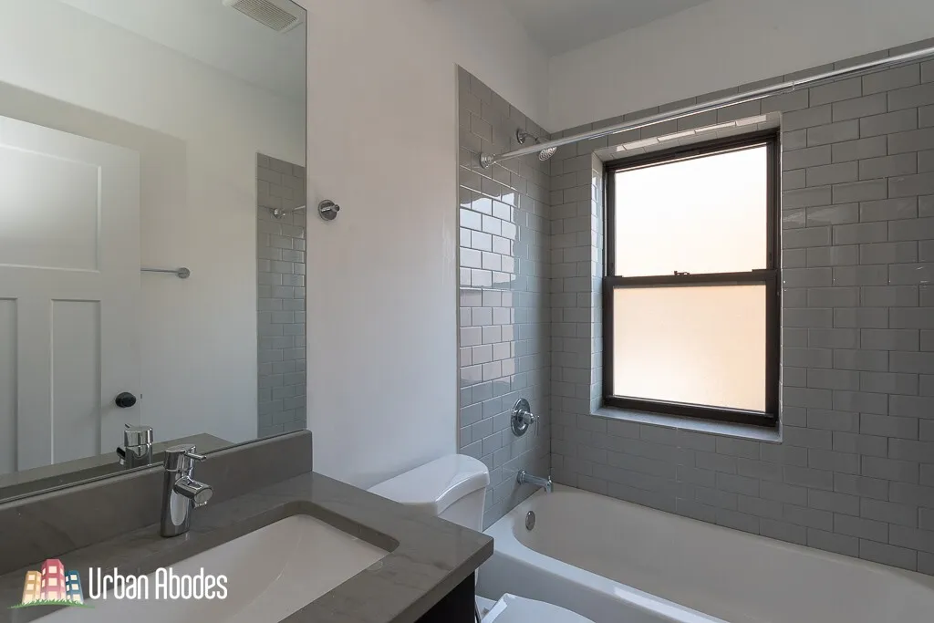 2203 W EASTWOOD AVE 60625-unit#1SE-Chicago-IL