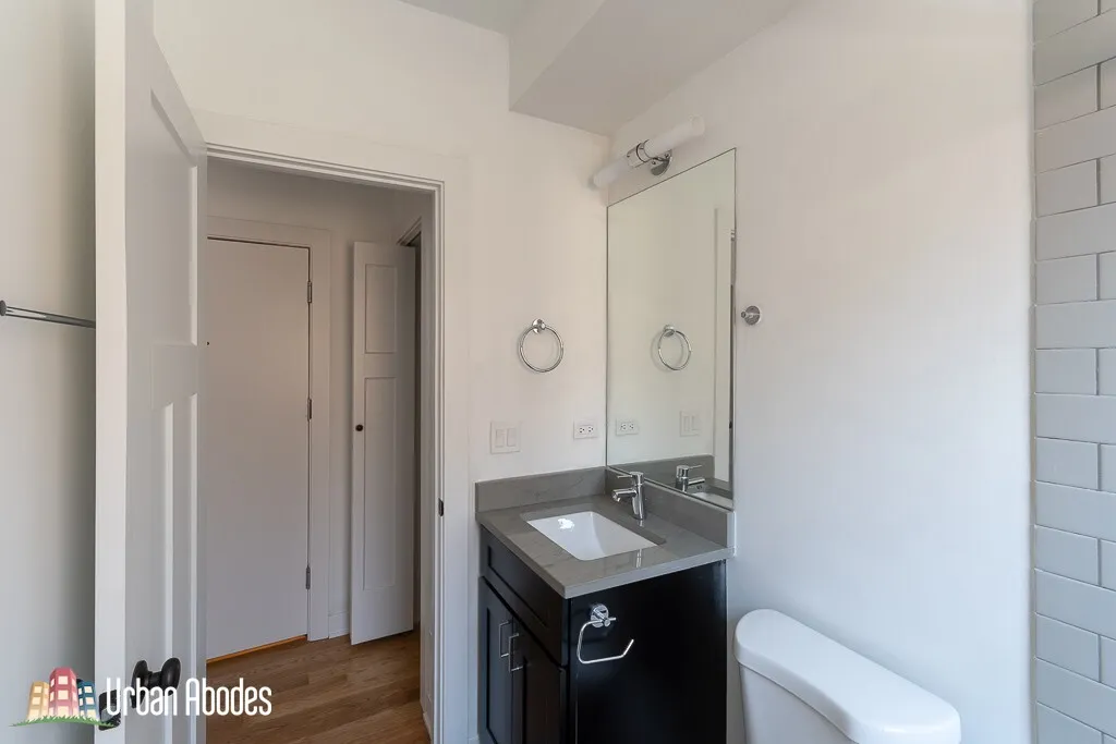 2203 W EASTWOOD AVE 60625-unit#1SE-Chicago-IL