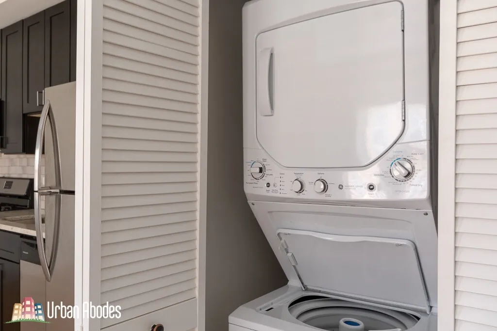 2203 W EASTWOOD AVE 60625-unit#1SE-Chicago-IL