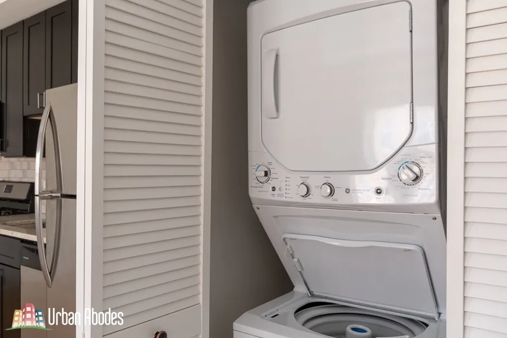 2203 W EASTWOOD AVE 60625-unit#1SE-Chicago-IL