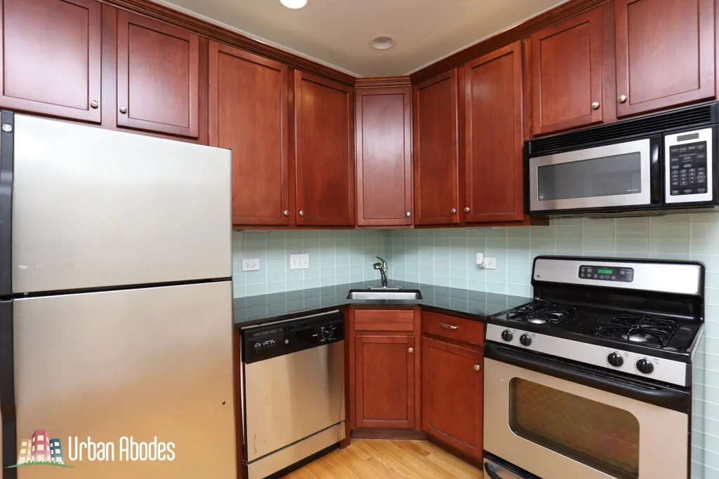 3246 N CLIFTON AVE 60657-unit#E2-Chicago-IL