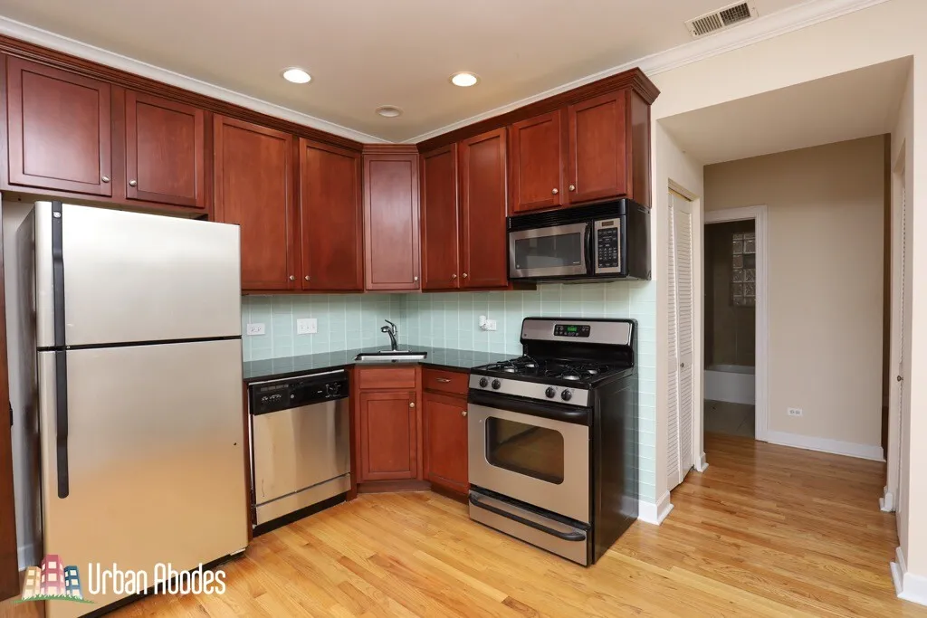 3246 N CLIFTON AVE 60657-unit#E2-Chicago-IL