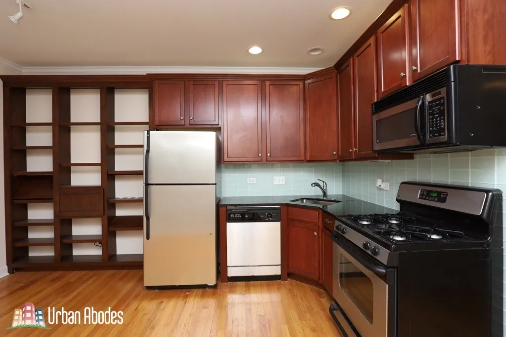 3246 N CLIFTON AVE 60657-unit#E2-Chicago-IL