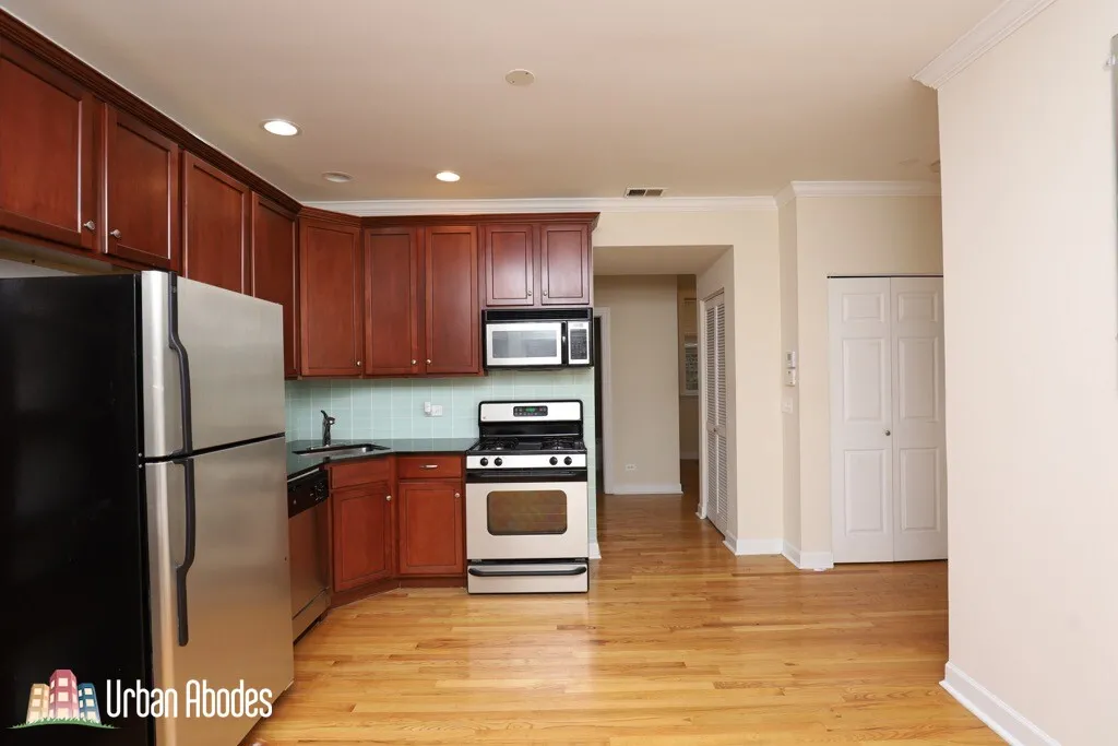3246 N CLIFTON AVE 60657-unit#E2-Chicago-IL