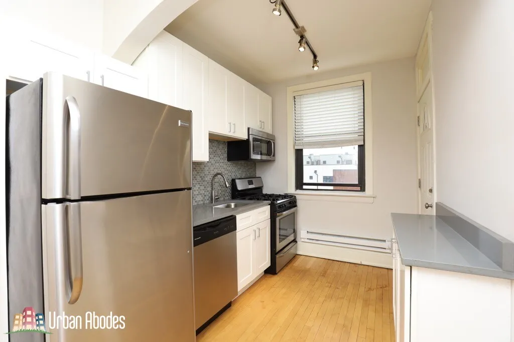 23175 N ROCKWELL AVE 60647-unit#B4-Chicago-IL