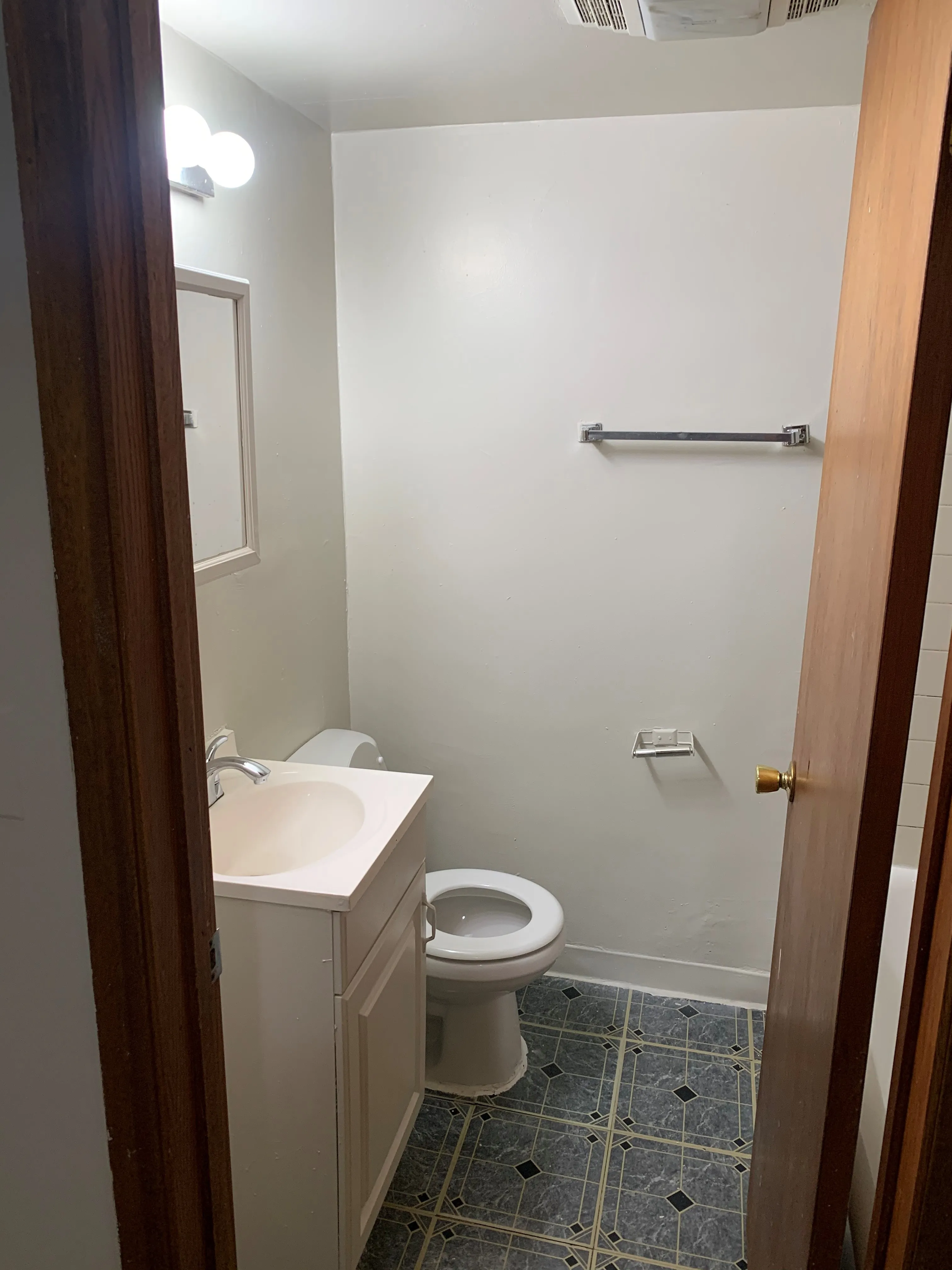 5726 N WINTHROP AVE 60660-unit#403-Chicago-IL