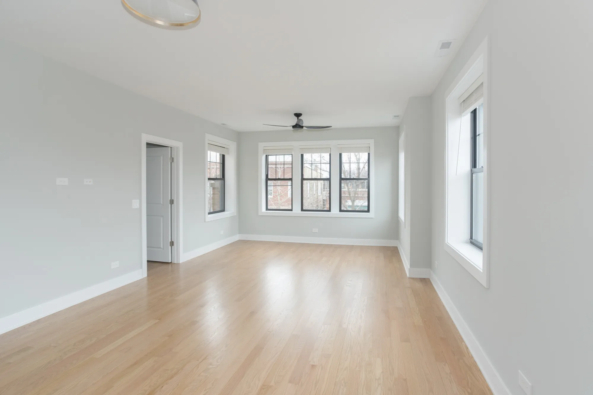 2020 W MONTROSE AVE 60618-unit#3D-Chicago-IL