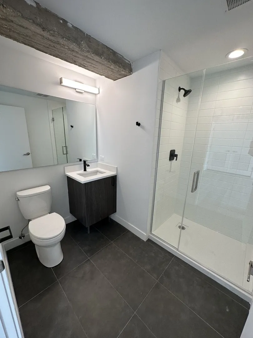 5700 N ASHLAND AVE 60660-unit#812-Chicago-IL