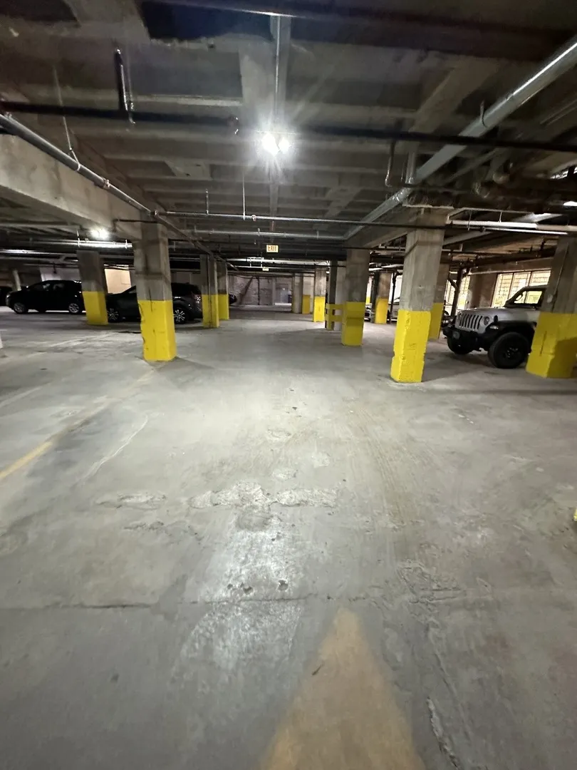 5700 N ASHLAND AVE 60660-unit#812-Chicago-IL