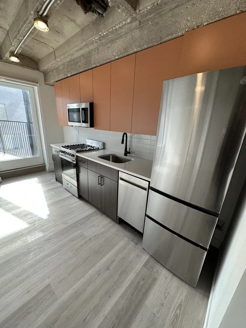 5700 N ASHLAND AVE 60660-unit#812-Chicago-IL