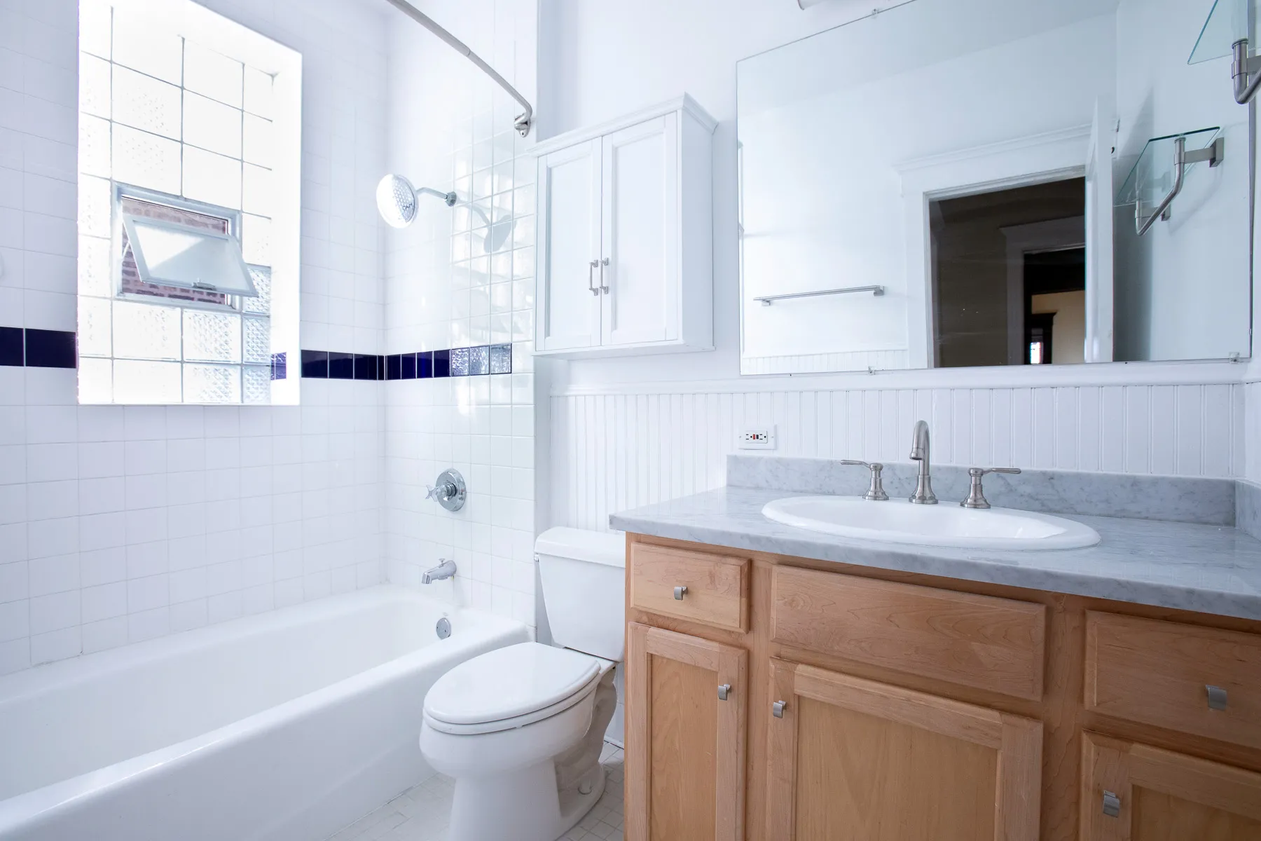 1409 W BELLE PLAINE AVE 60613-unit#1W-Chicago-IL
