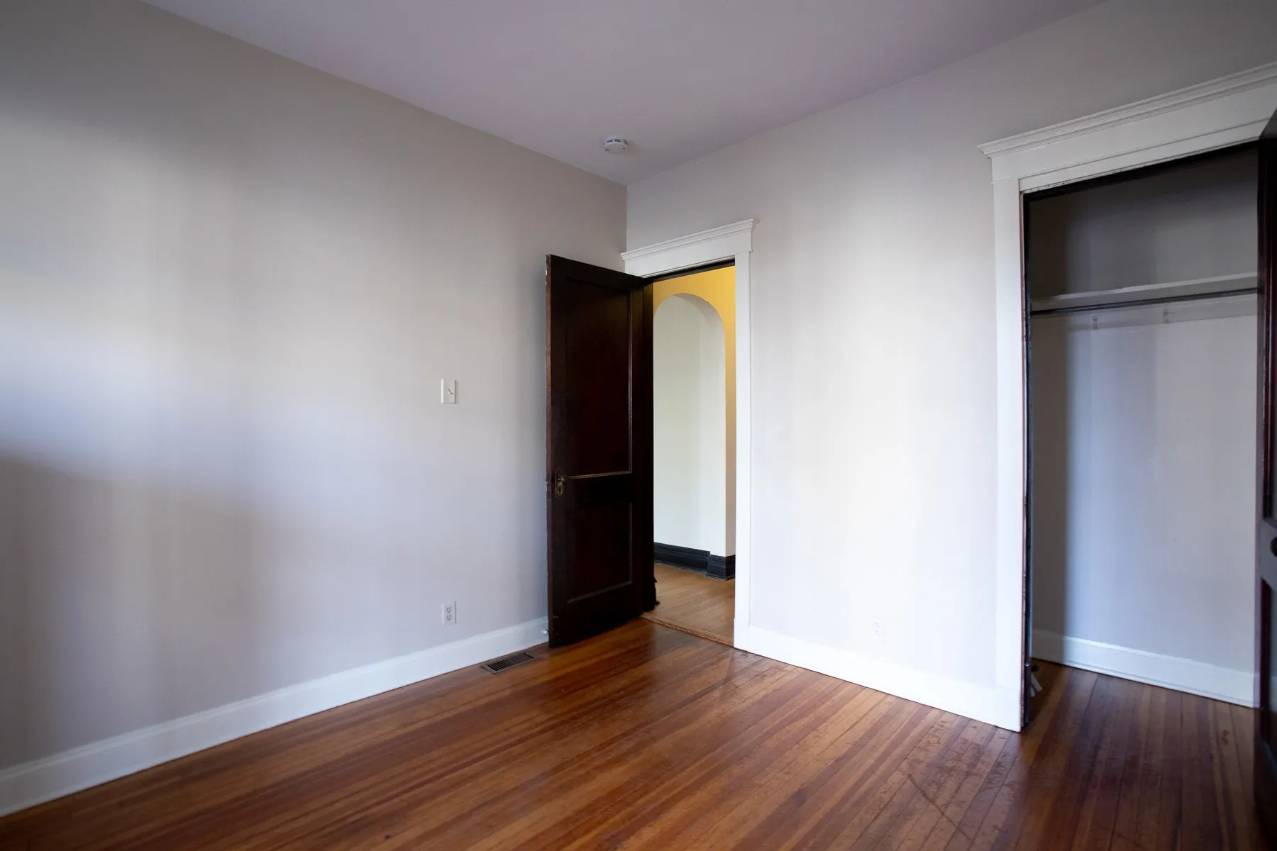 1409 W BELLE PLAINE AVE 60613-unit#1W-Chicago-IL