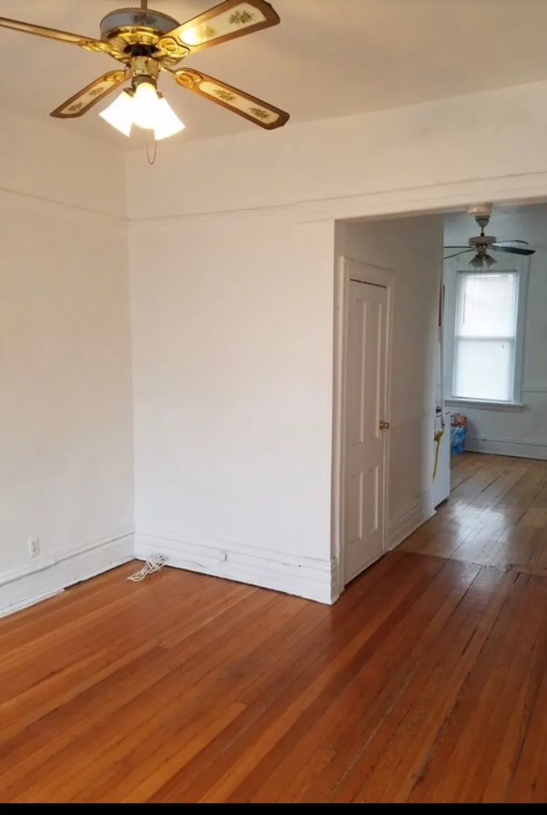 1325 W BARRY AVE 60657-Barry-unit#2R-Chicago-IL