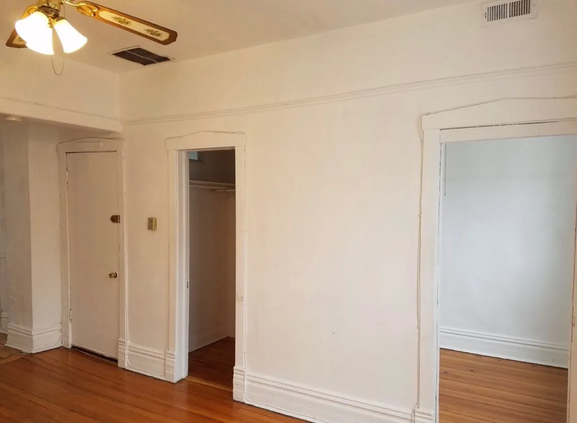 1325 W BARRY AVE 60657-Barry-unit#2R-Chicago-IL
