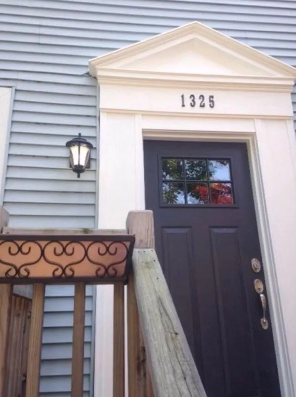 1325 W BARRY AVE 60657-Barry-unit#2R-Chicago-IL