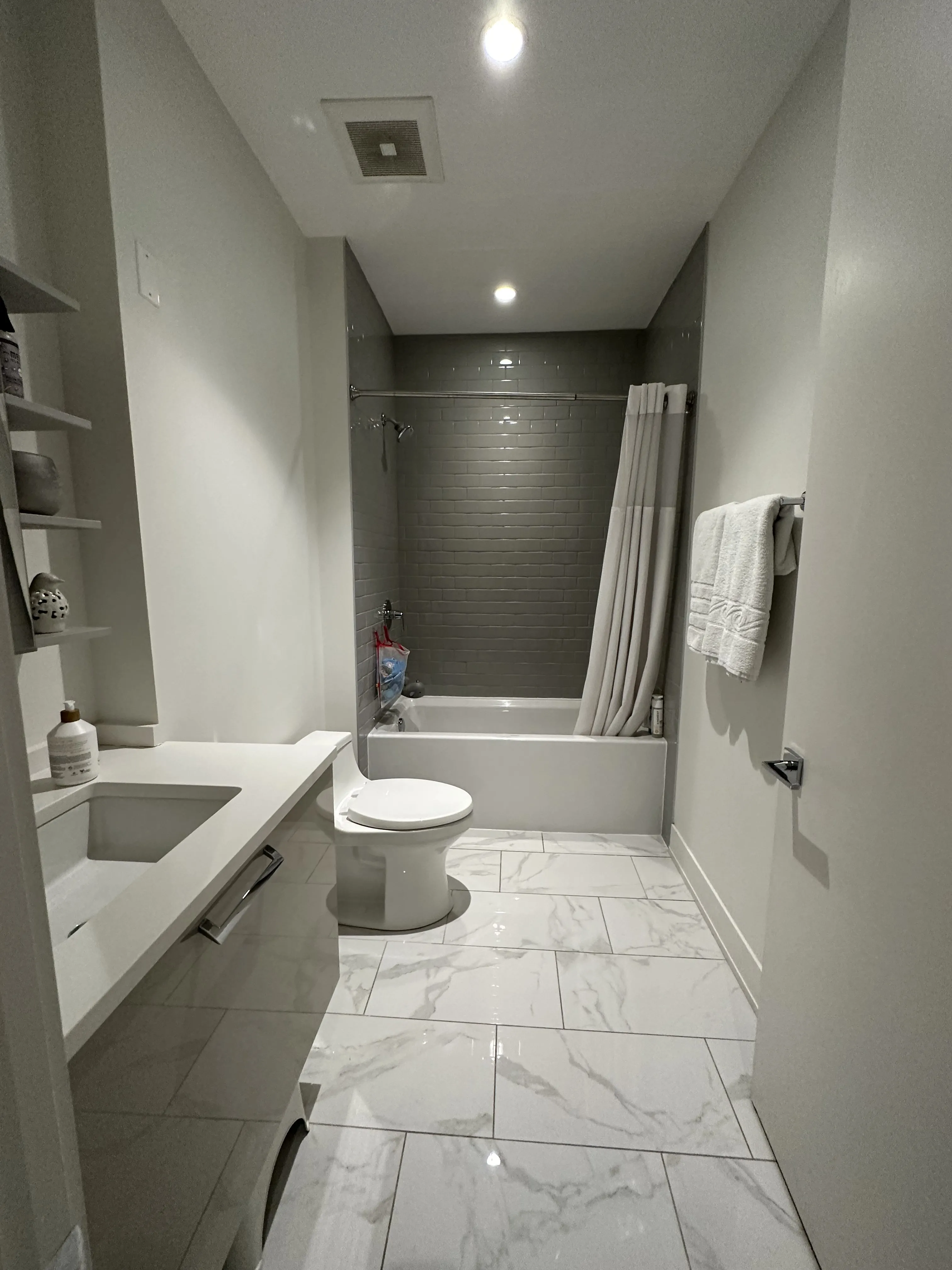 668 N KINGSBURY ST 60654-The Ronsley-unit#207-Chicago-IL