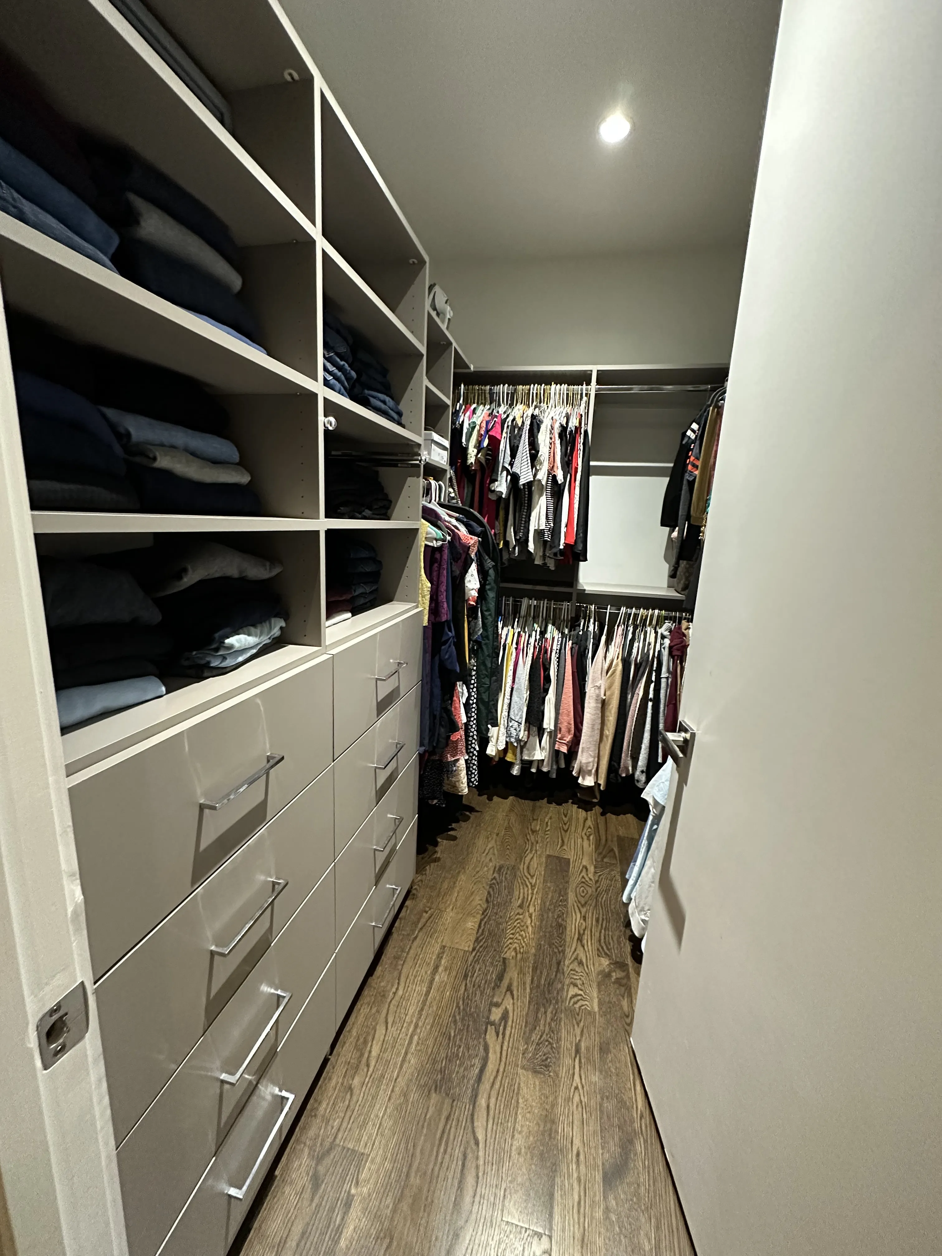 668 N KINGSBURY ST 60654-The Ronsley-unit#207-Chicago-IL