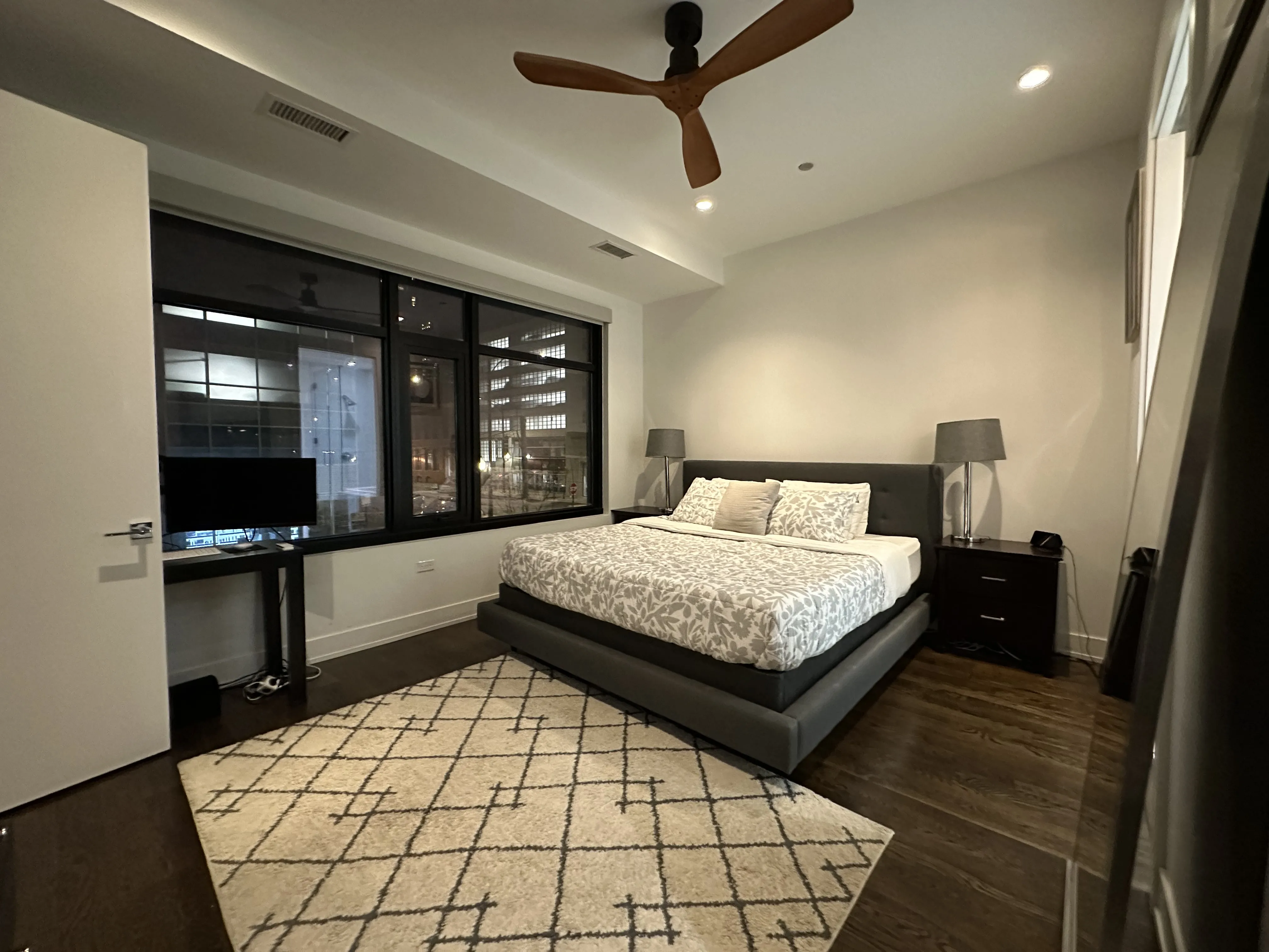 668 N KINGSBURY ST 60654-The Ronsley-unit#207-Chicago-IL