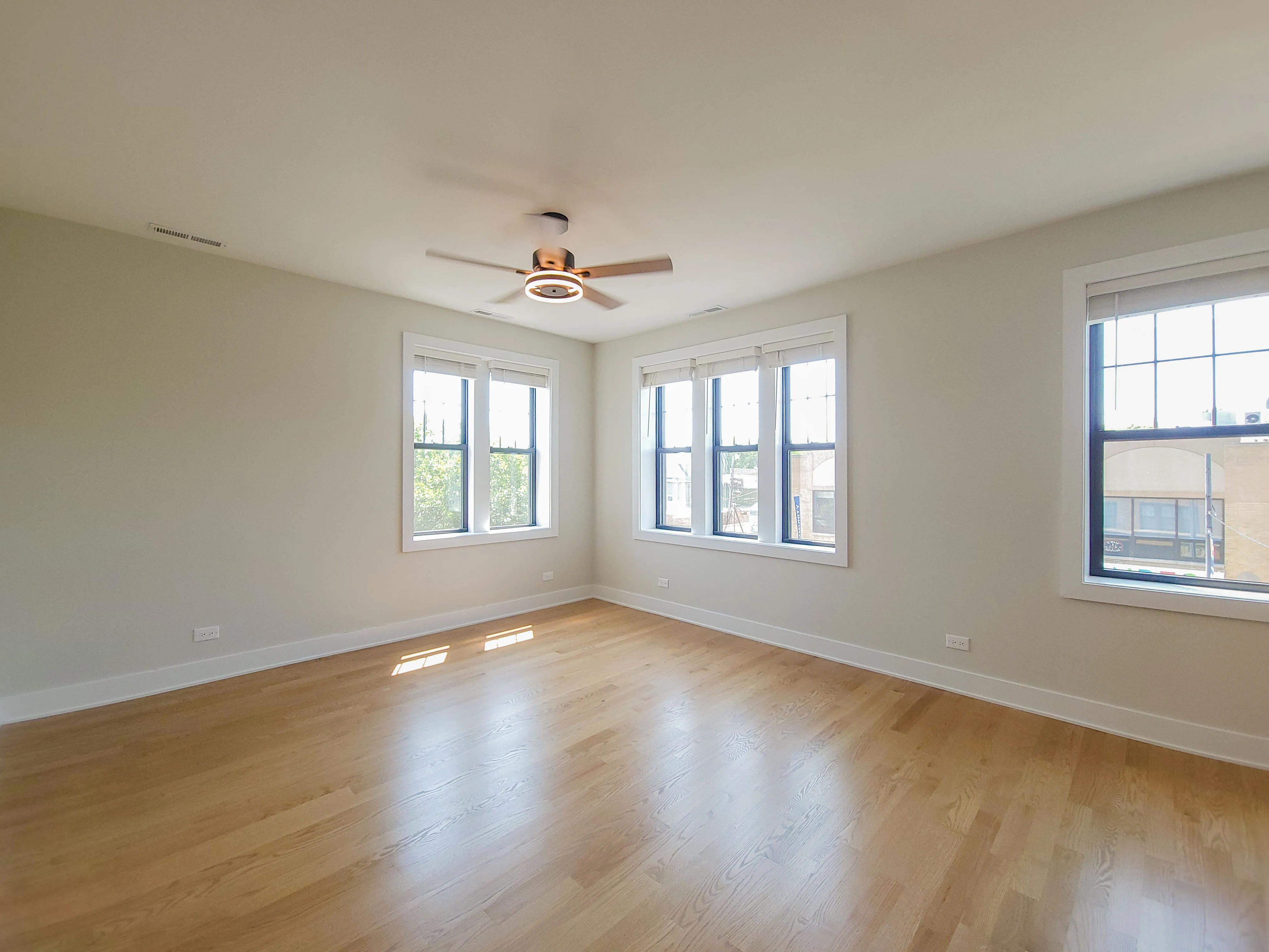 2020 W MONTROSE AVE 60625-unit#3-B-Chicago-IL