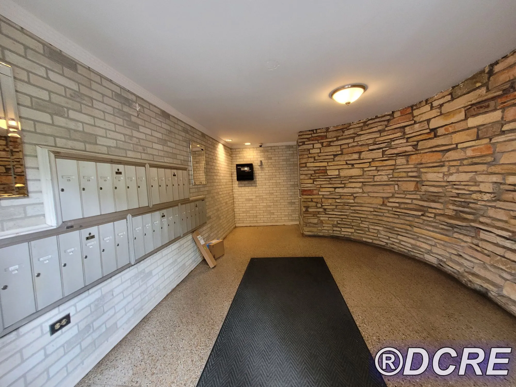 2827 N CAMBRIDGE AVE 60657-unit#205-Chicago-IL