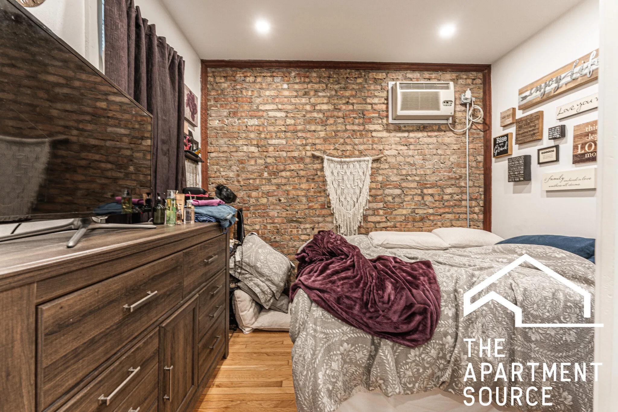 2252 N CLEVELAND AVE 60614-unit#2F-Chicago-IL