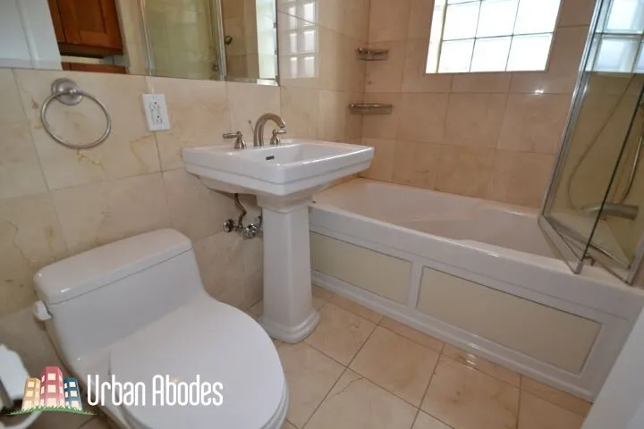 3614 N BOSWORTH AVE 60613-unit#R3-Chicago-IL