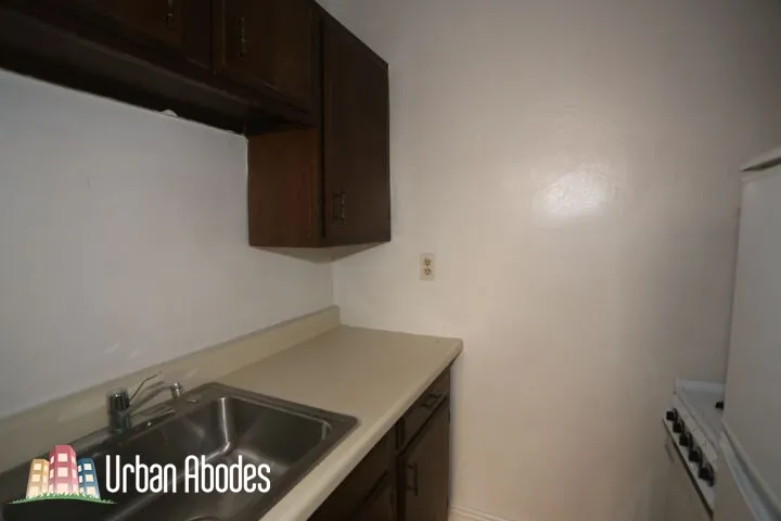 425 W ROSCOE ST 60657-unit#203-Chicago-IL