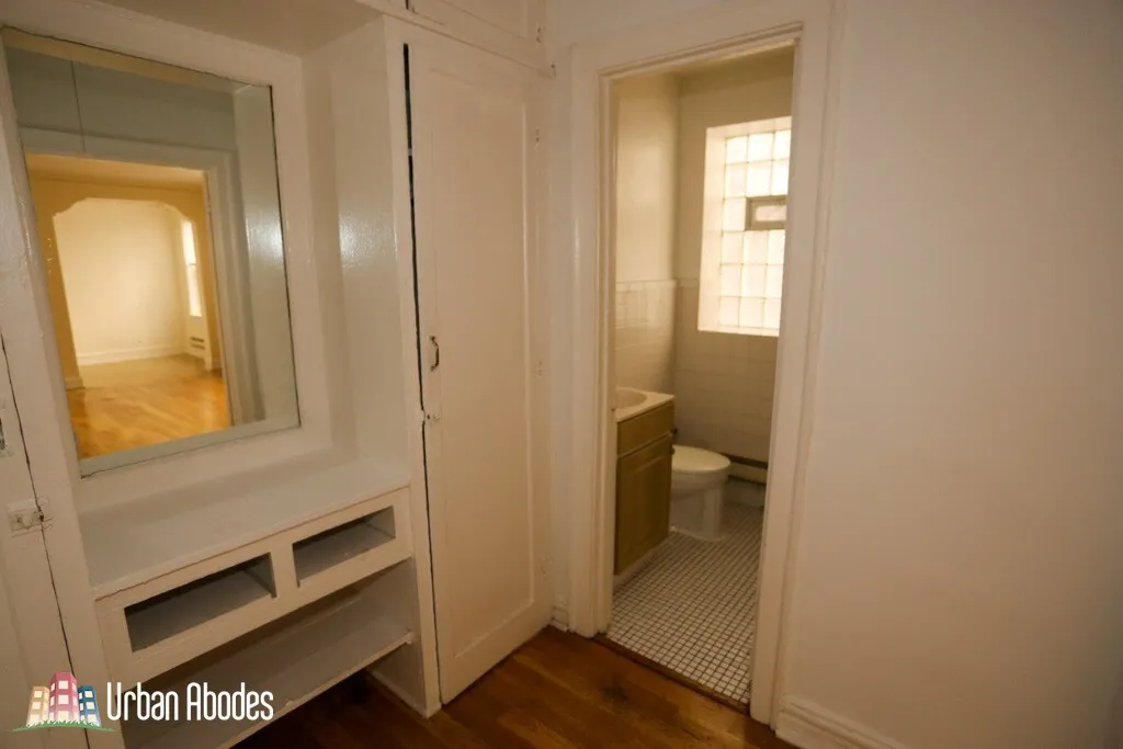 425 W ROSCOE ST 60657-unit#203-Chicago-IL