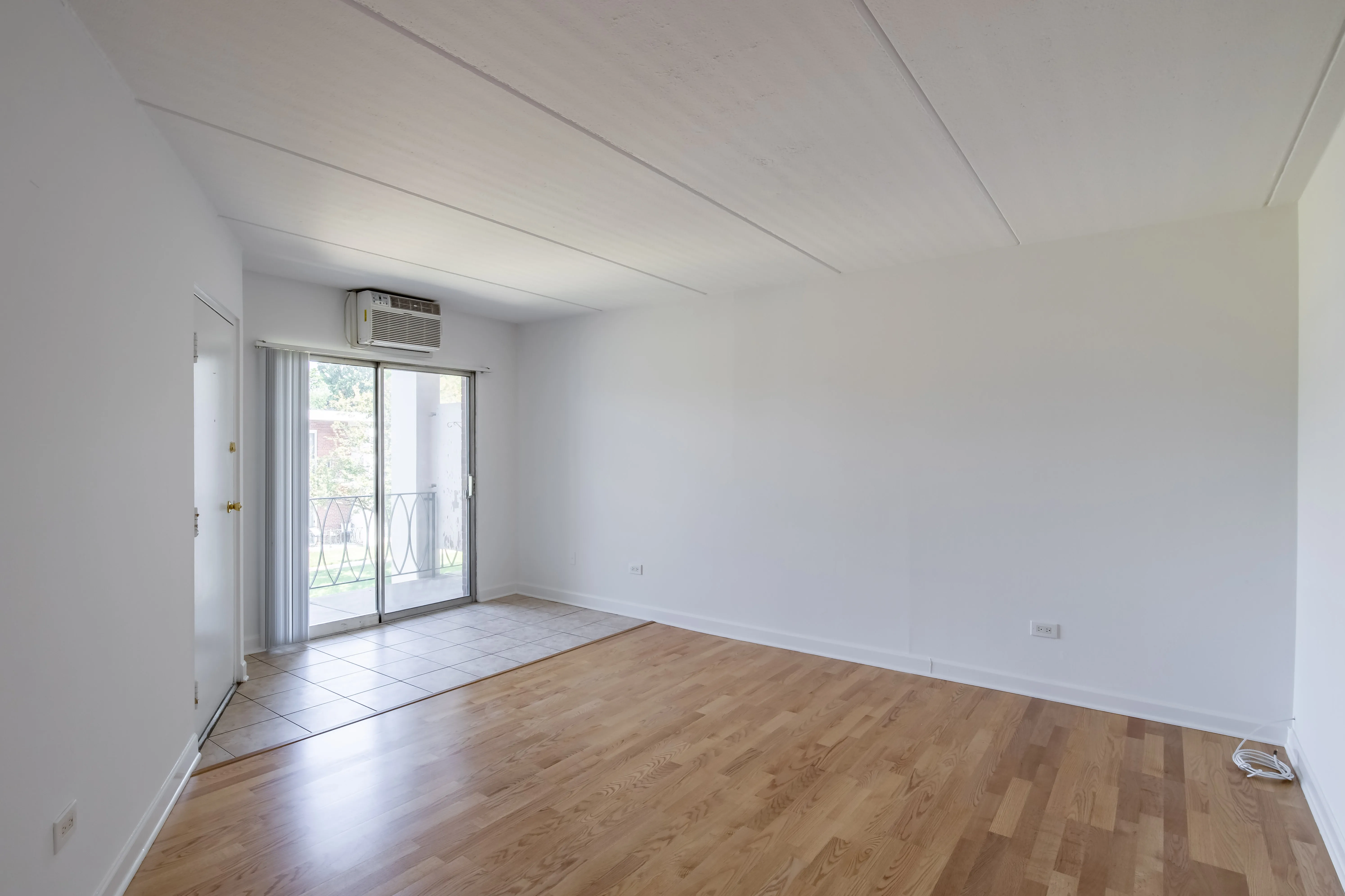 140 E LAKE ST 60126-unit#13B-Elmhurst-IL