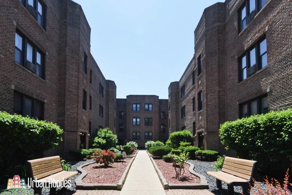 3720.5 N PINE GROVE AVE 60613-unit#E4-Chicago-IL