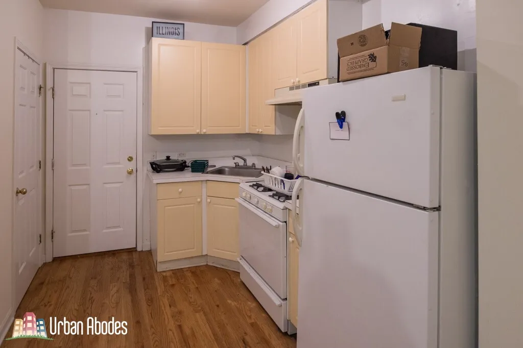 917 W DAKIN ST 60613-unit#104-Chicago-IL