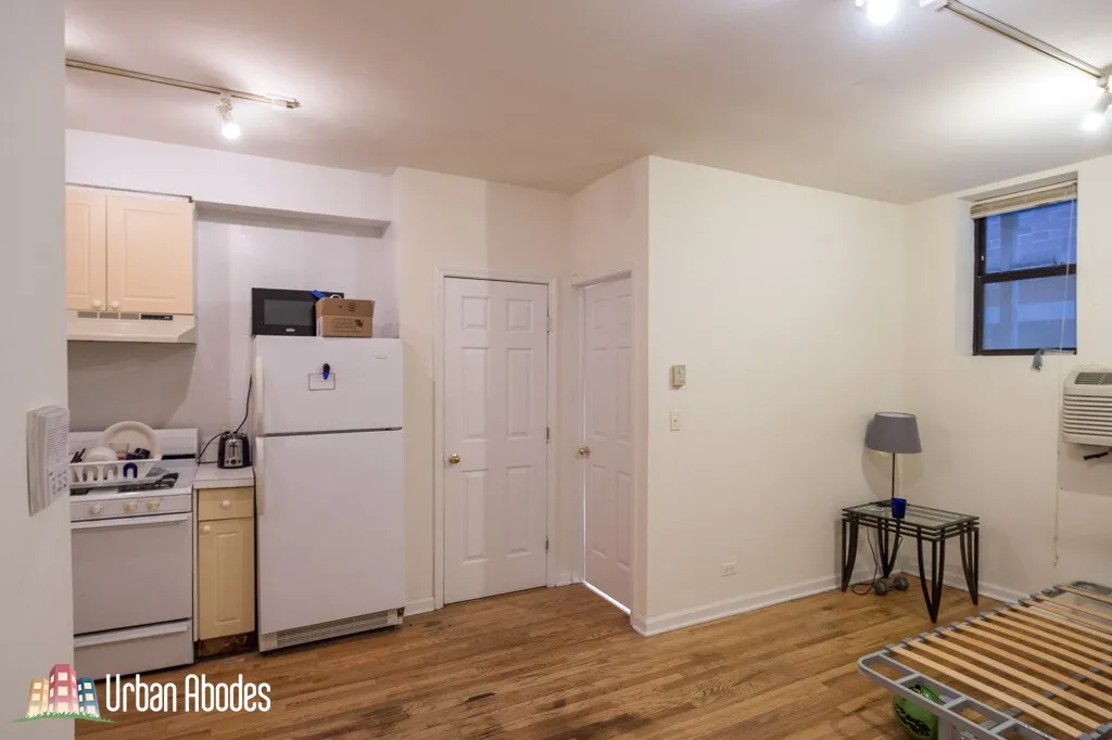 917 W DAKIN ST 60613-unit#104-Chicago-IL