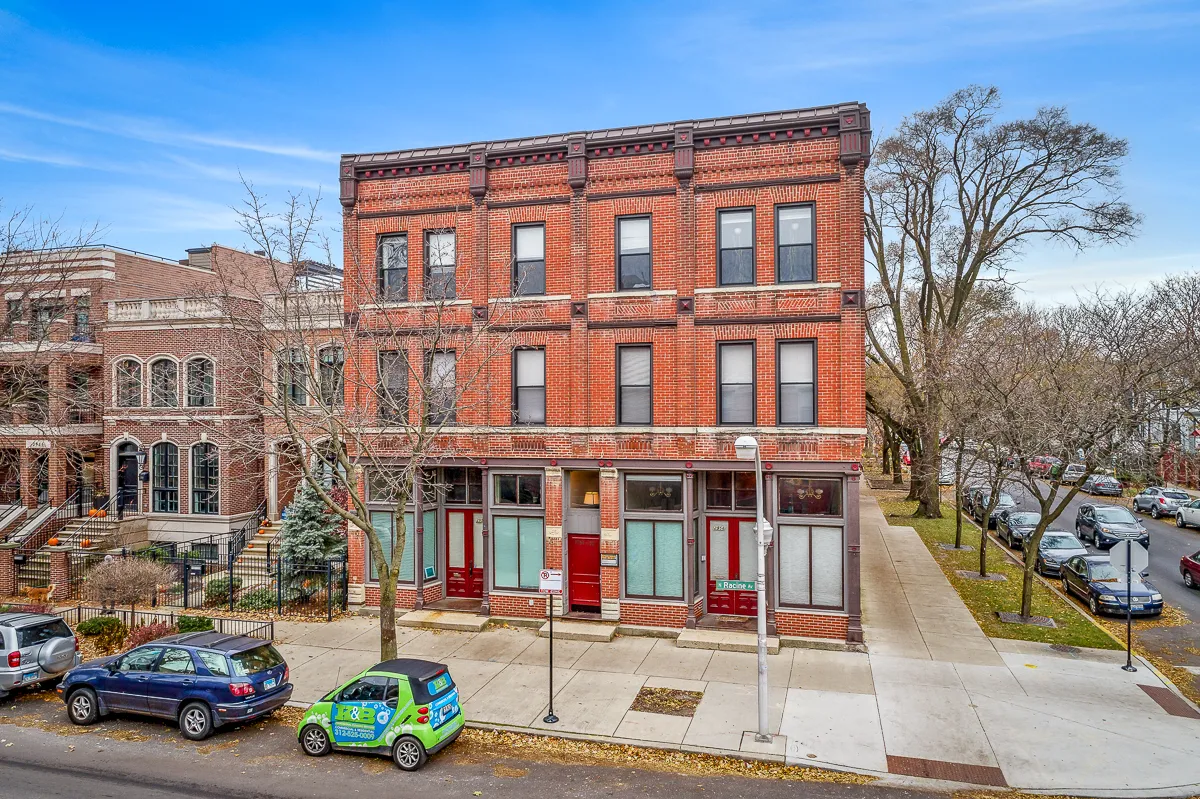 2956 N RACINE AVE 60657-unit#3F-Chicago-IL