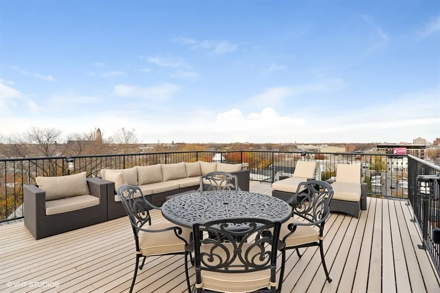 3900 N DAMEN AVE 60618-Byron Lofts-unit#302-Chicago-IL