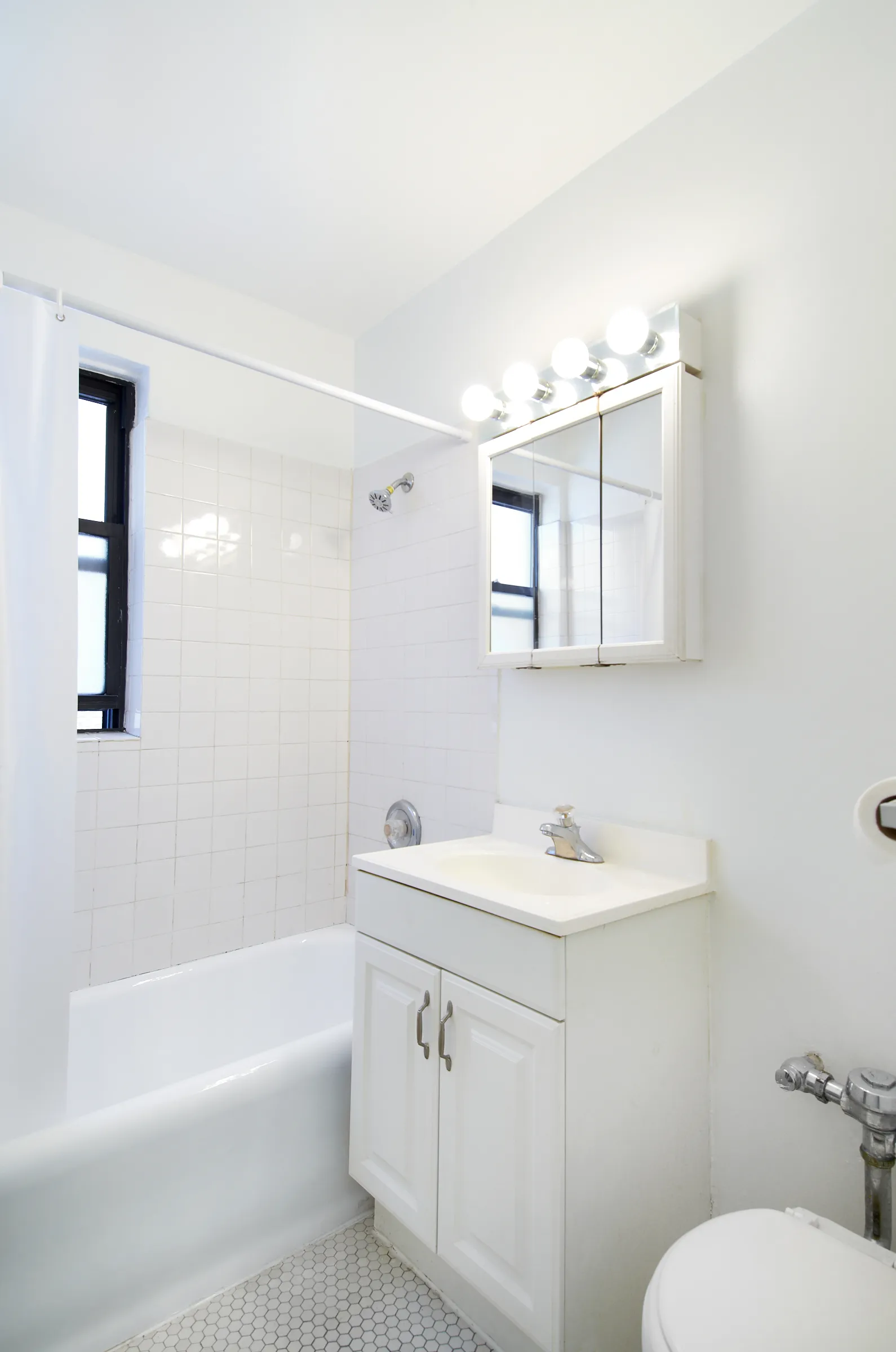 4222 N ASHLAND AVE 60613-unit#AptA-Chicago-IL