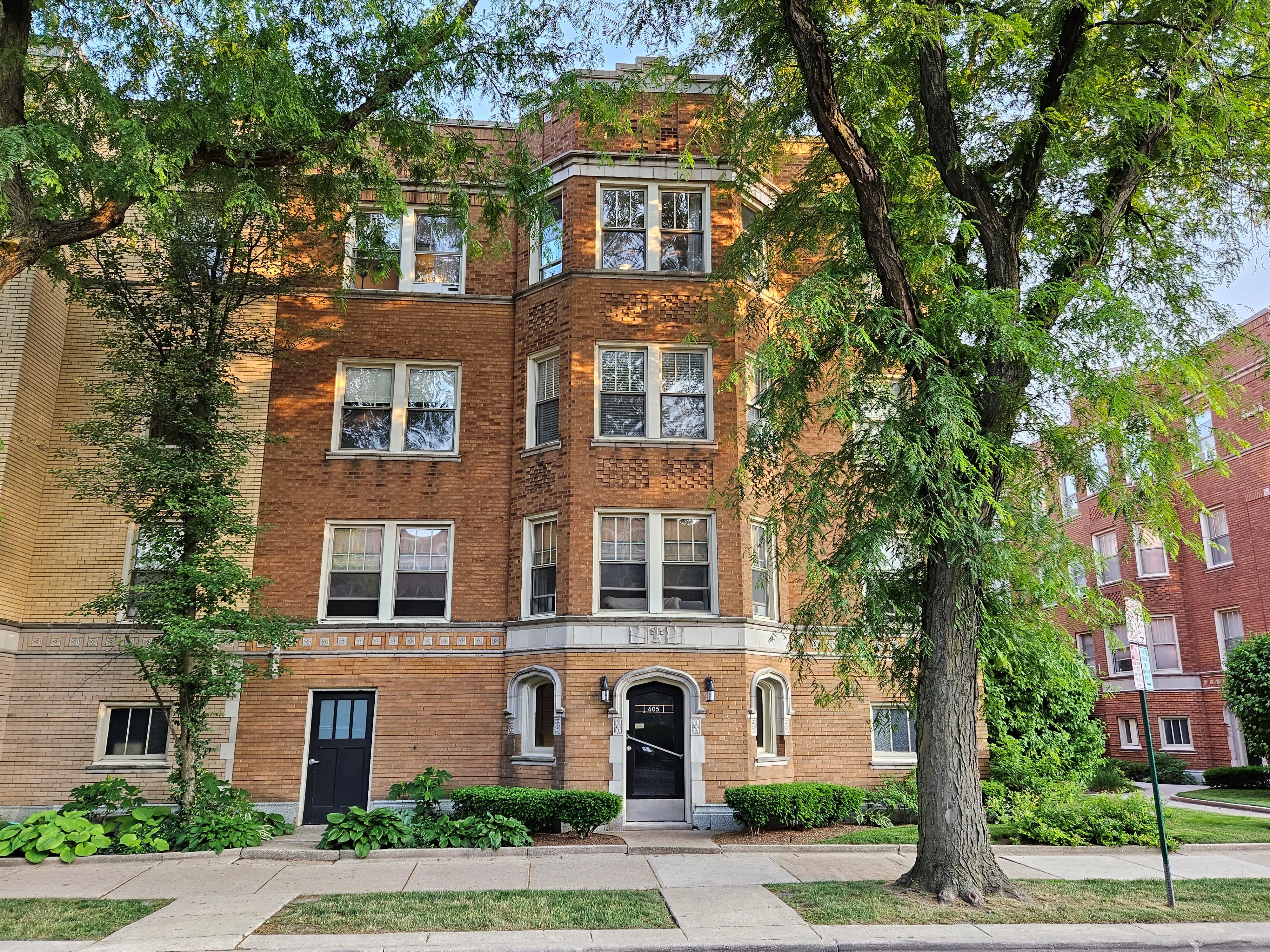 605  WASHINGTON BLVD 60302-unit#3N-Oak Park-IL