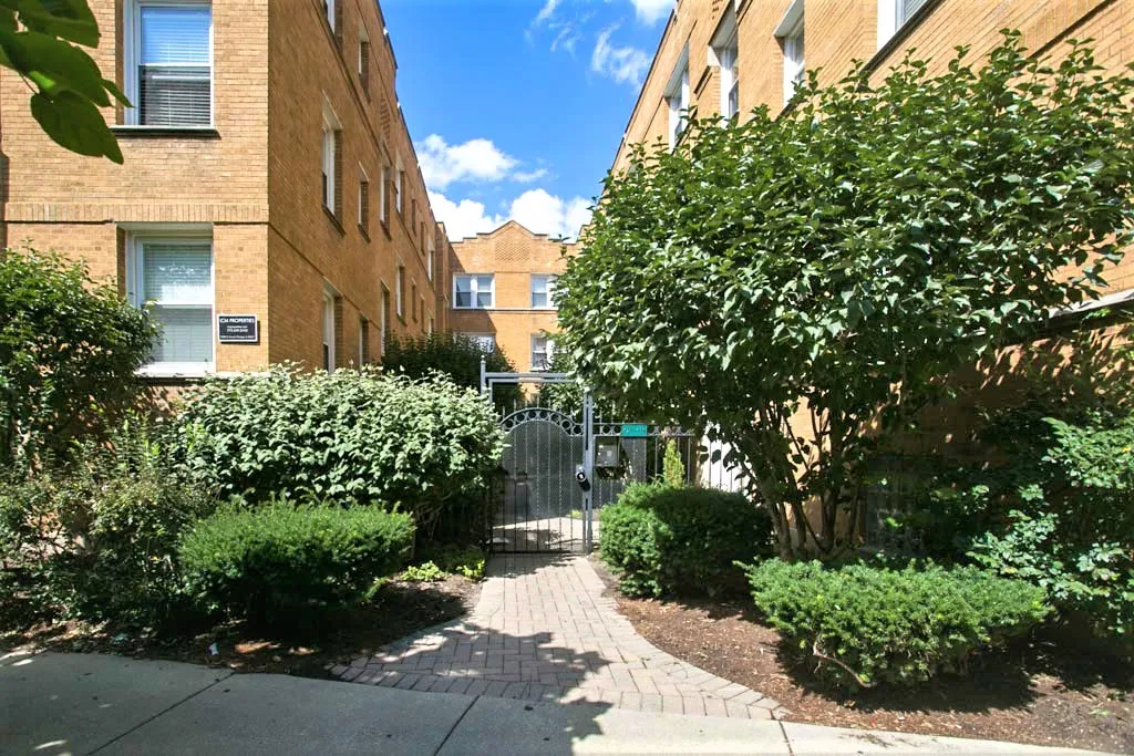634 W ROSCOE ST 60657-unit#1S-Chicago-IL