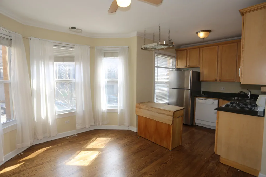 634 W ROSCOE ST 60657-unit#1S-Chicago-IL