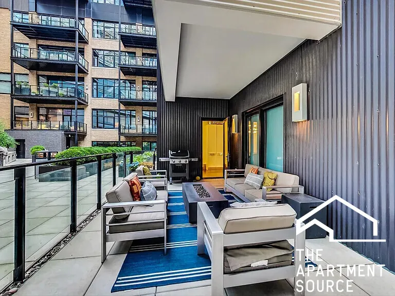 668 N KINGSBURY ST 60654-unit#207-Chicago-IL