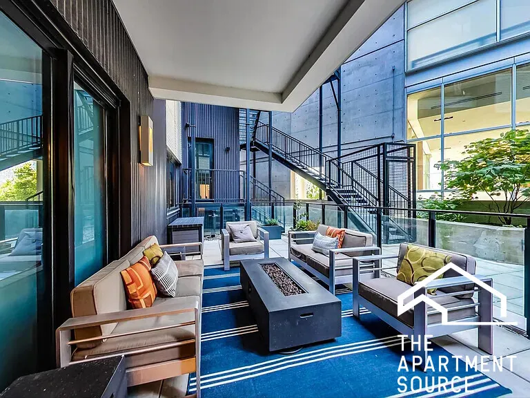 668 N KINGSBURY ST 60654-unit#207-Chicago-IL