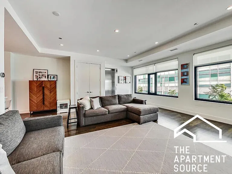 668 N KINGSBURY ST 60654-unit#207-Chicago-IL