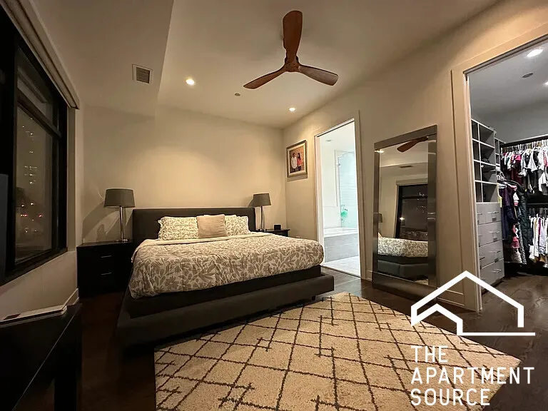 668 N KINGSBURY ST 60654-unit#207-Chicago-IL