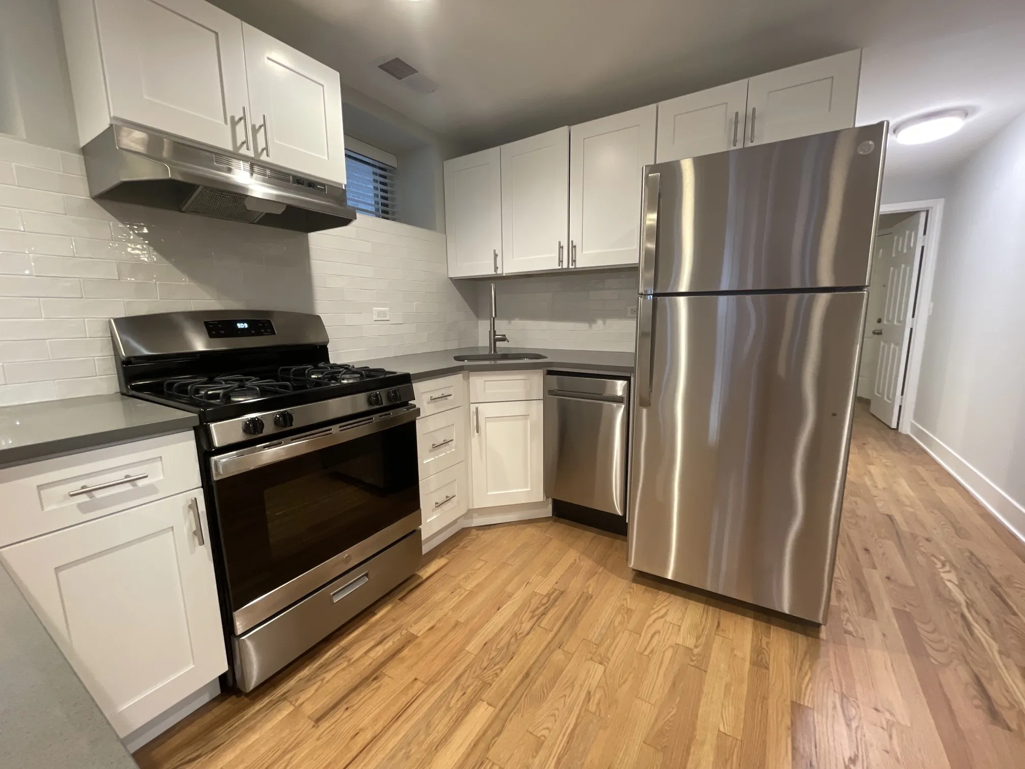 933 W FLETCHER ST 60657-unit#GF-Chicago-IL