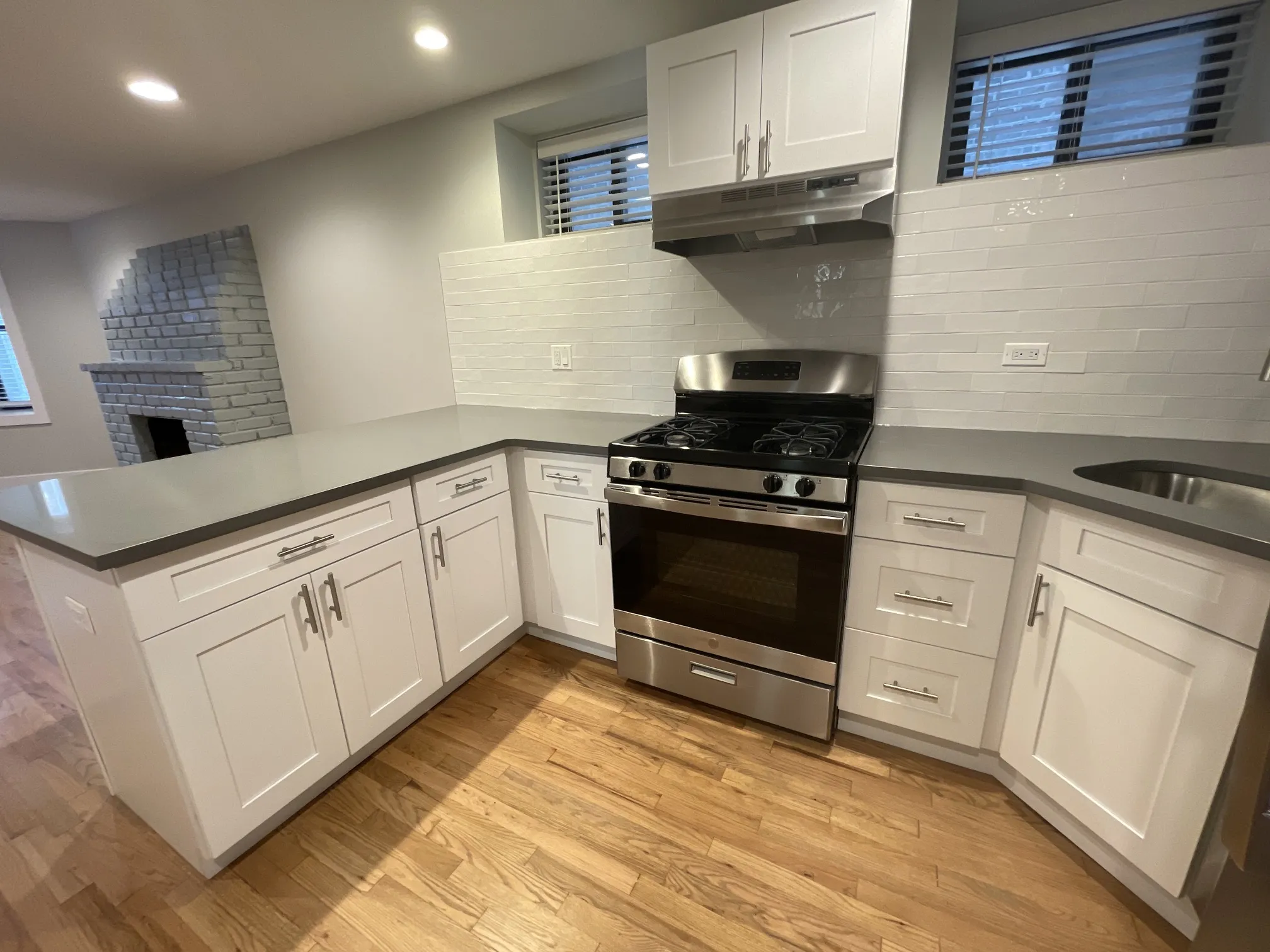 933 W FLETCHER ST 60657-unit#GF-Chicago-IL