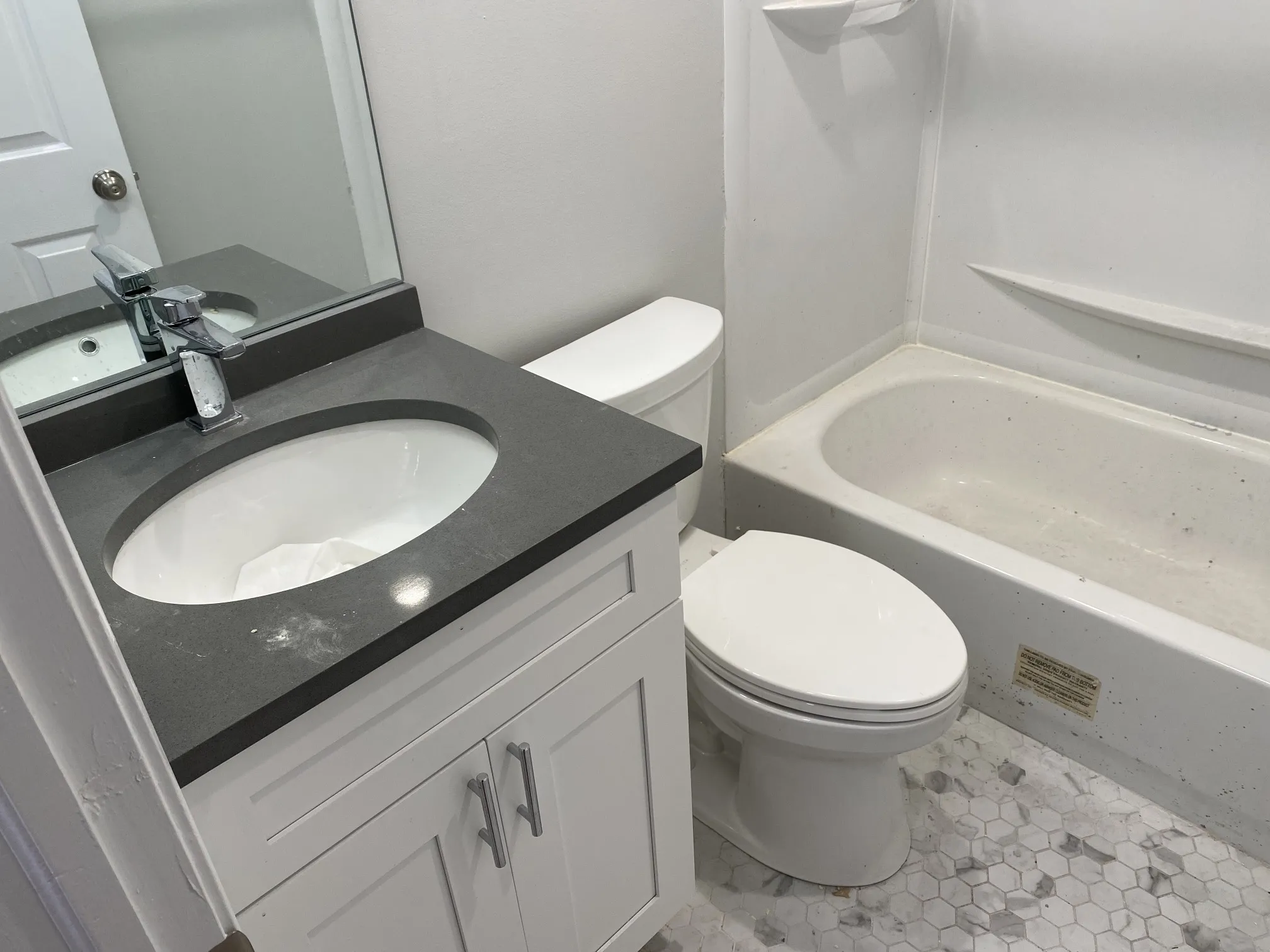 933 W FLETCHER ST 60657-unit#GF-Chicago-IL