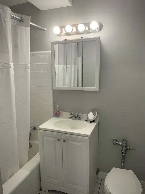 855  HINMAN AVE 60202-Main Station Apartments-unit#A302-Evanston-IL